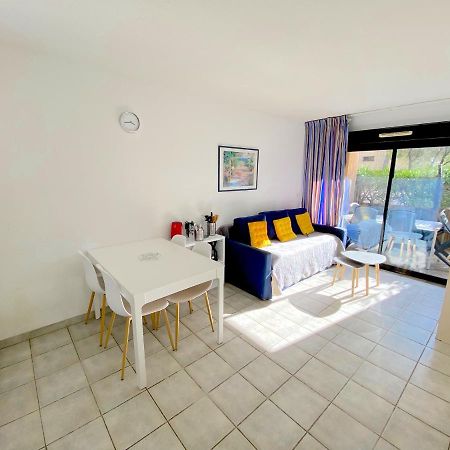 Appartement Avec Piscine A 5Min De La Plage Санари-сюр-Мер Екстериор снимка