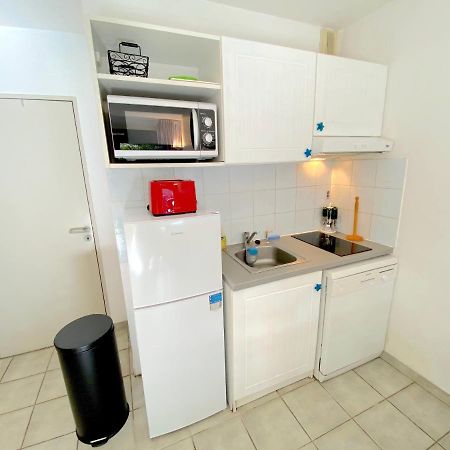 Appartement Avec Piscine A 5Min De La Plage Санари-сюр-Мер Екстериор снимка