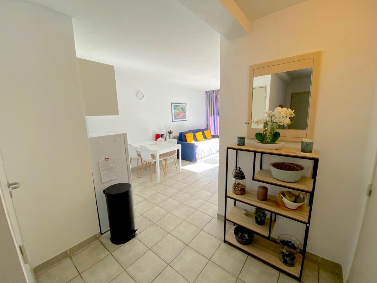 Appartement Avec Piscine A 5Min De La Plage Санари-сюр-Мер Екстериор снимка