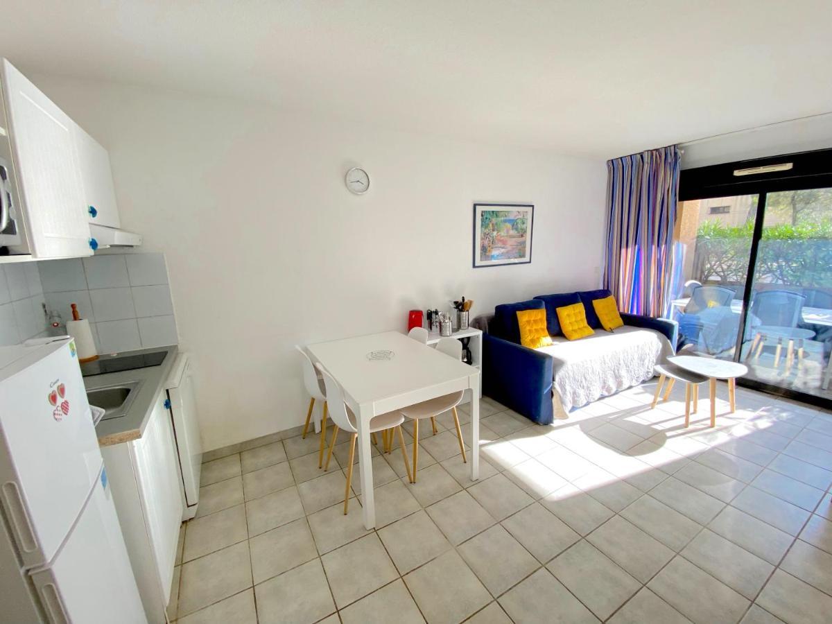 Appartement Avec Piscine A 5Min De La Plage Санари-сюр-Мер Екстериор снимка