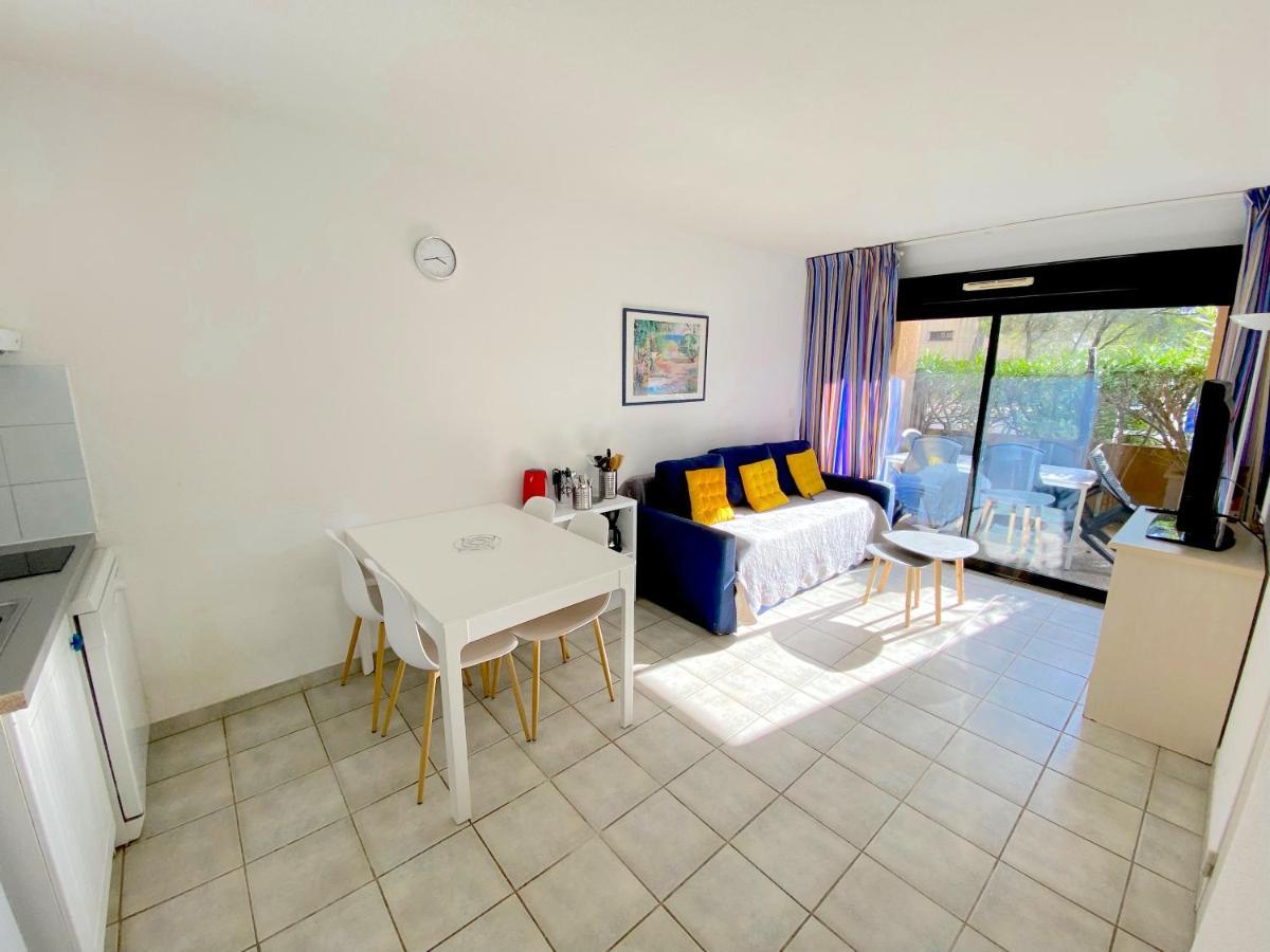 Appartement Avec Piscine A 5Min De La Plage Санари-сюр-Мер Екстериор снимка