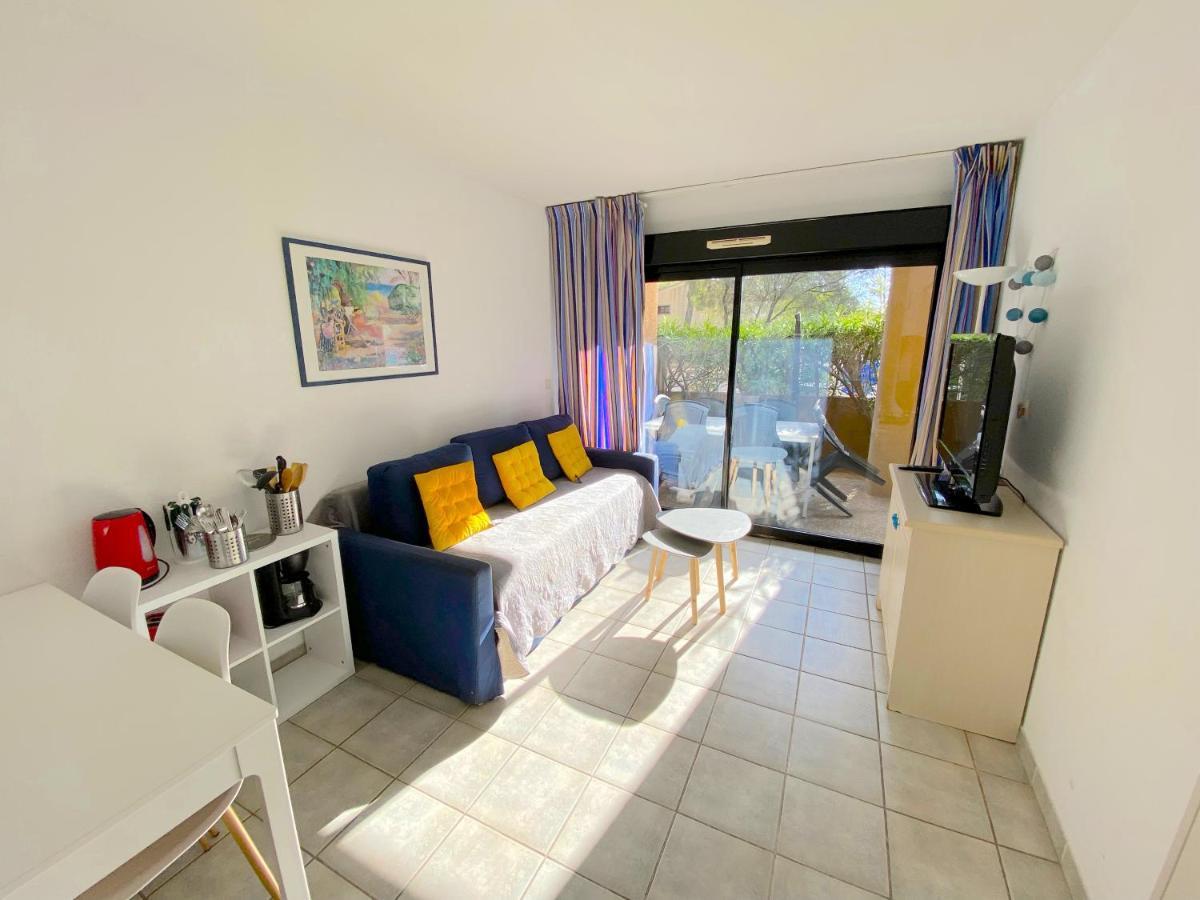 Appartement Avec Piscine A 5Min De La Plage Санари-сюр-Мер Екстериор снимка