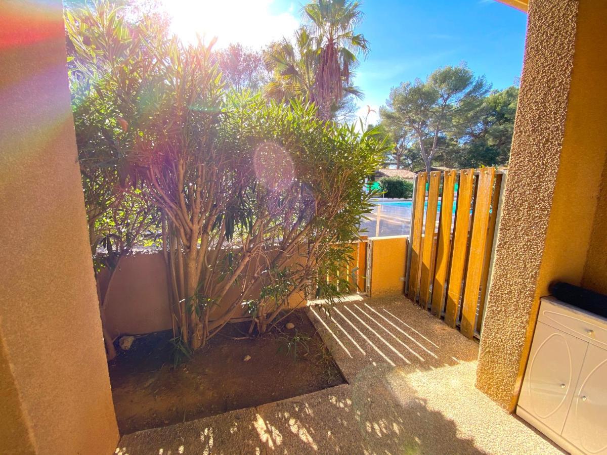 Appartement Avec Piscine A 5Min De La Plage Санари-сюр-Мер Екстериор снимка