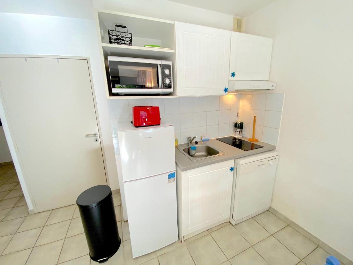 Appartement Avec Piscine A 5Min De La Plage Санари-сюр-Мер Екстериор снимка
