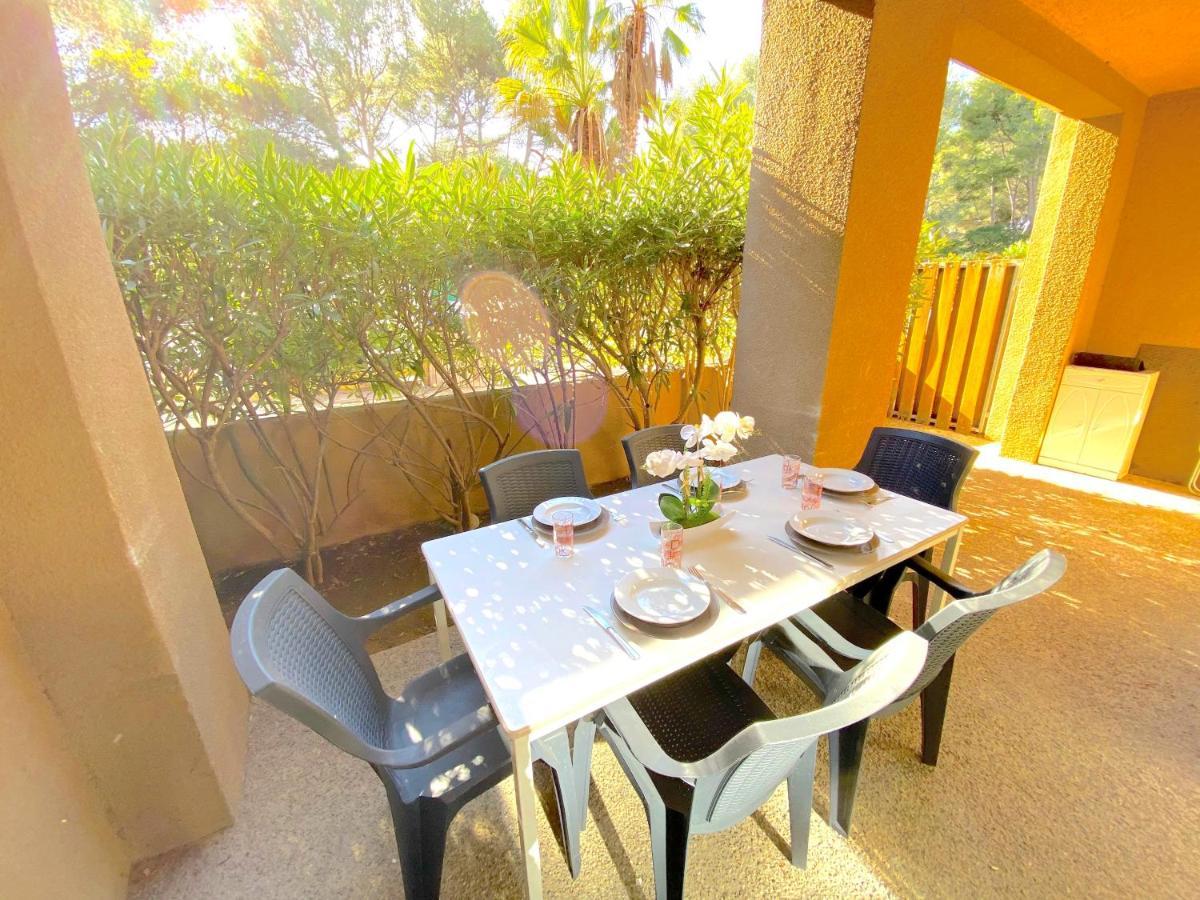 Appartement Avec Piscine A 5Min De La Plage Санари-сюр-Мер Екстериор снимка